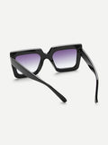 Classic oversize square Stunner letter sunglasses
